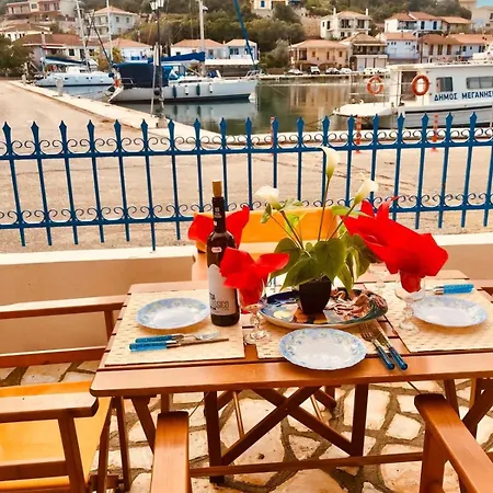 Сasa de vacaciones Joanna Seaside House Meganisi